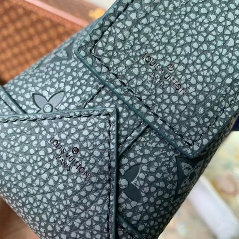 LOV - Luxurious Totes - 1179
