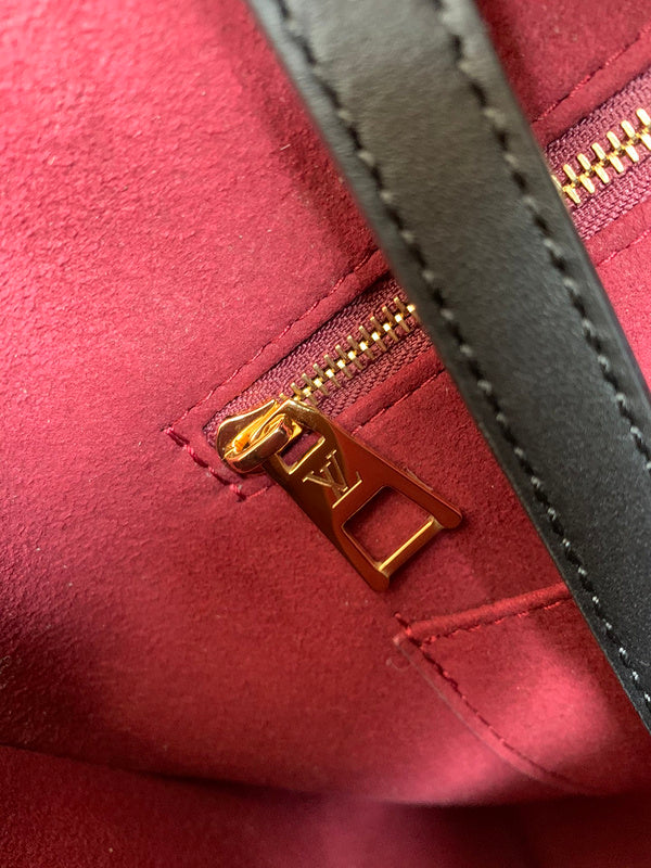 LOV - Luxurious Totes - 2020