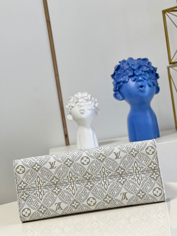 LOV - Luxurious Totes - 2013