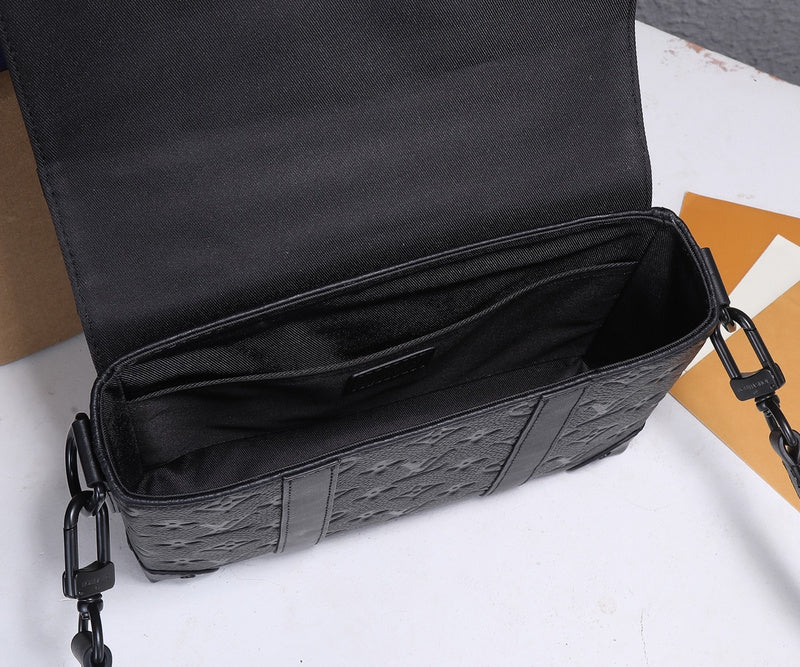 LOV - Luxurious Totes - 1824