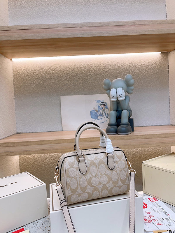 Luxurious Totes - CCH2 Bags - 103