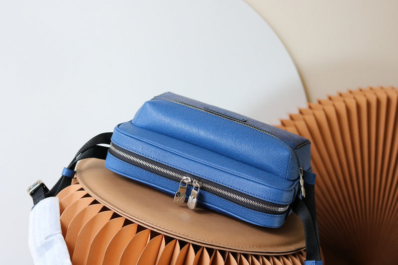 LOV - Luxurious Totes - 1005