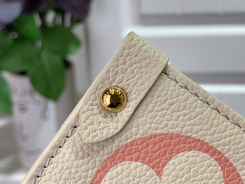 LOV - Luxurious Totes - 673