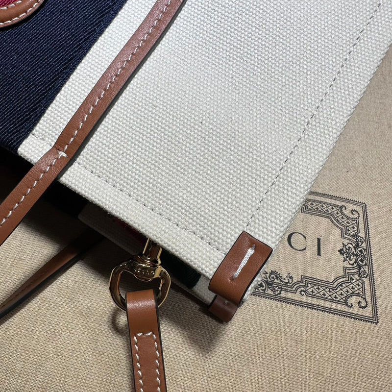 GUI - Luxurious Totes - 090