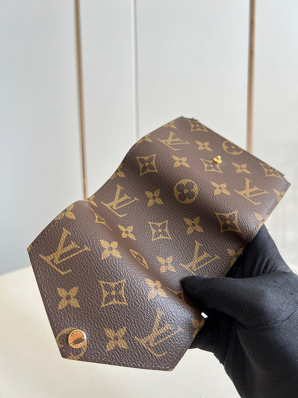 LOV - Luxurious Totes - 1869