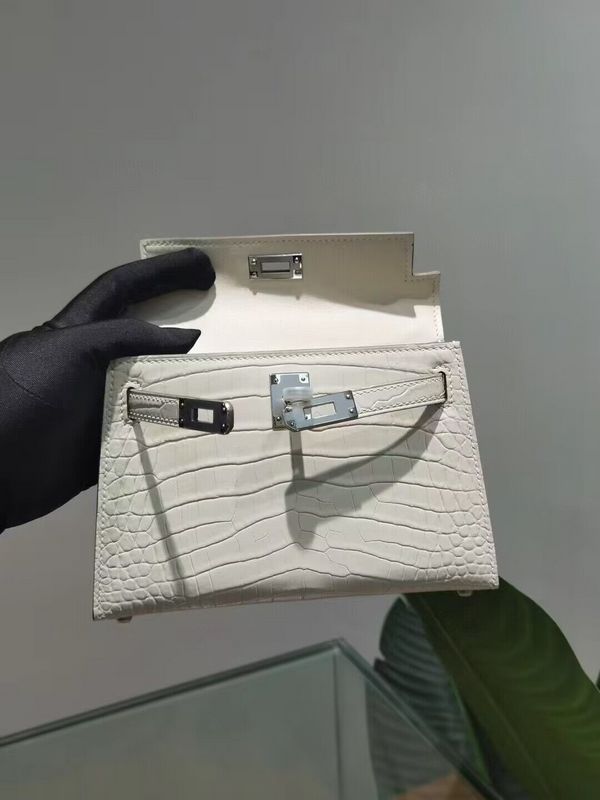 HMS - Luxurious Totes - 010