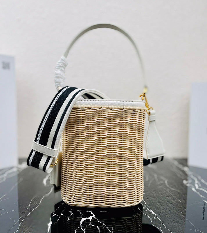 Luxurious Totes - Latest - 4540