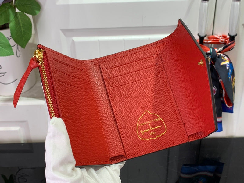 LOV - Luxurious Totes - 582