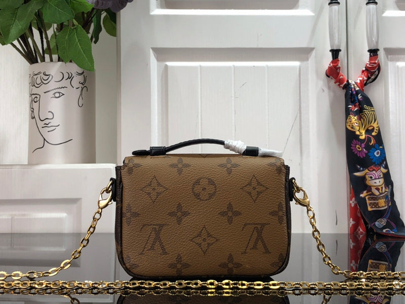 LOV - Luxurious Totes - 1390