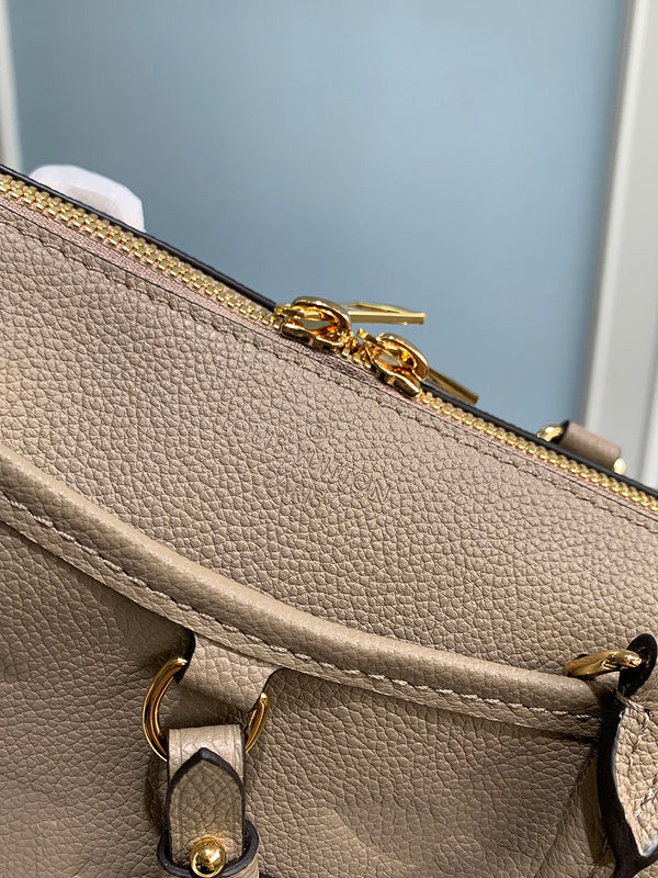 LOV - Luxurious Totes - 264
