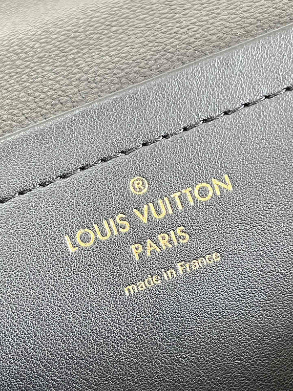 LOV - Luxurious Totes - 1325