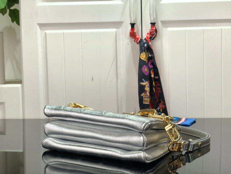 LOV - Luxurious Totes - 1810