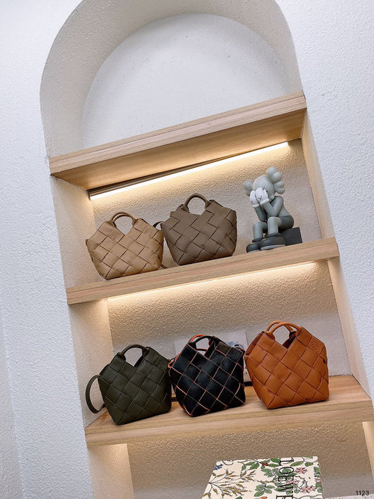 Luxurious Totes - LW-CH Bags - 057