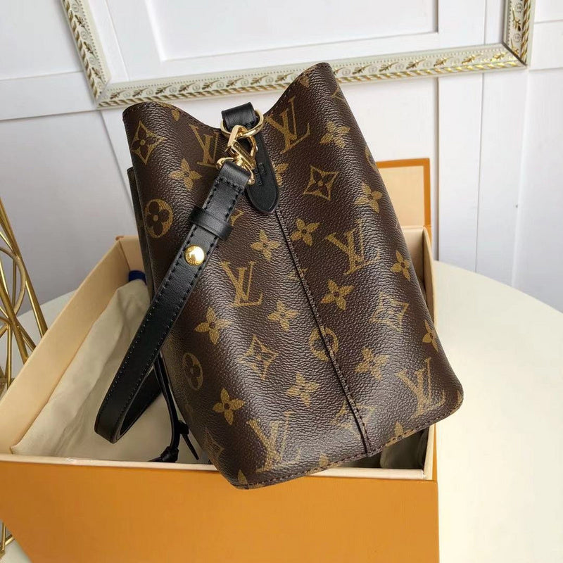LOV - Luxurious Totes - 2622