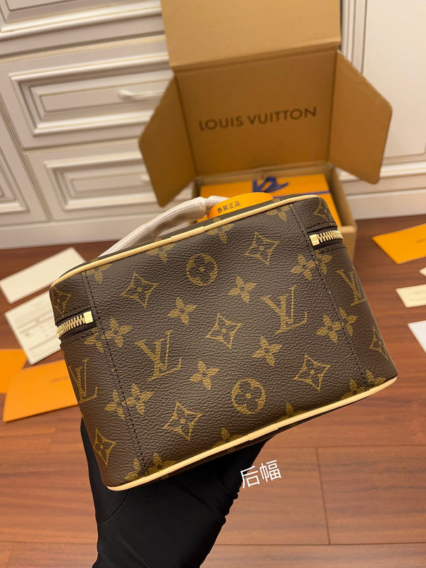 LOV - Luxurious Totes - 2084
