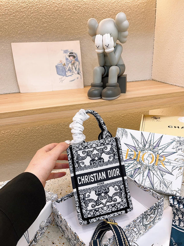 Luxurious Totes - DOR2 Bags - 109