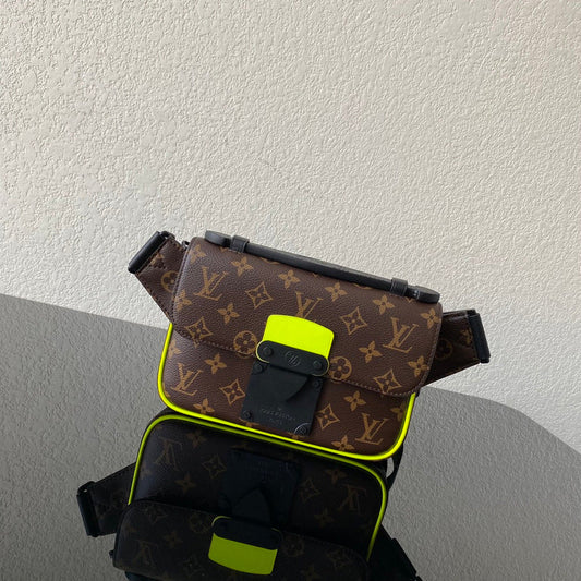 LOV - Luxurious Totes - 2235