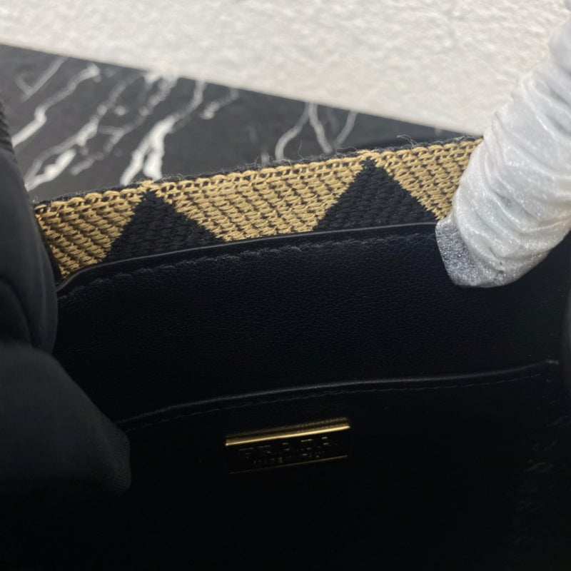 Luxurious Totes - Latest - 4572