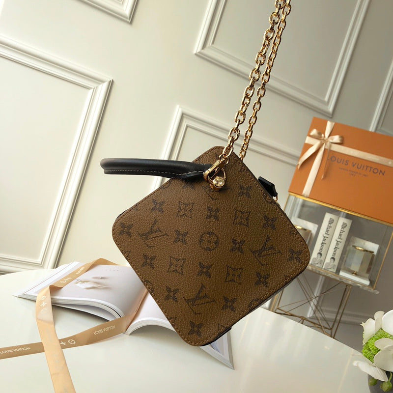 Luxurious Totes - Latest - 1526