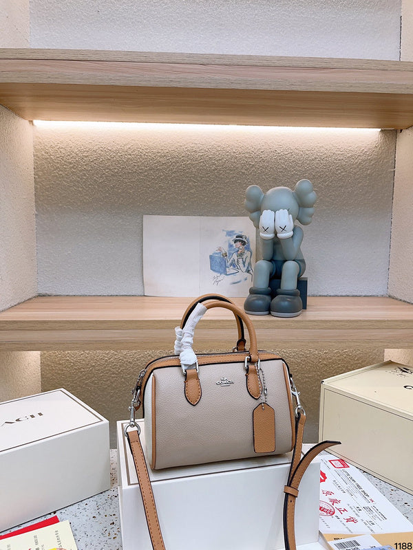Luxurious Totes - CCH2 Bags - 104