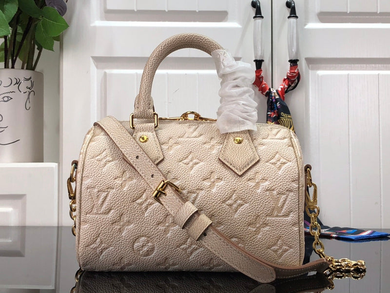 LOV - Luxurious Totes - 1392