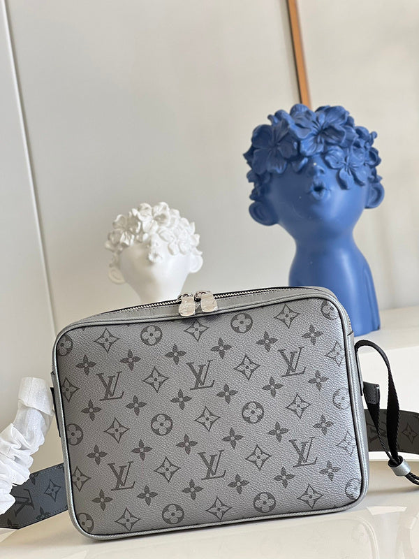 LOV - Luxurious Totes - 1613