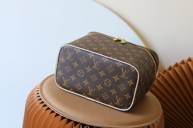 LOV - Luxurious Totes - 1836
