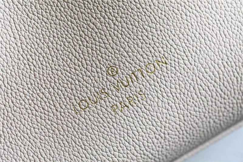 LOV - Luxurious Totes - 2405