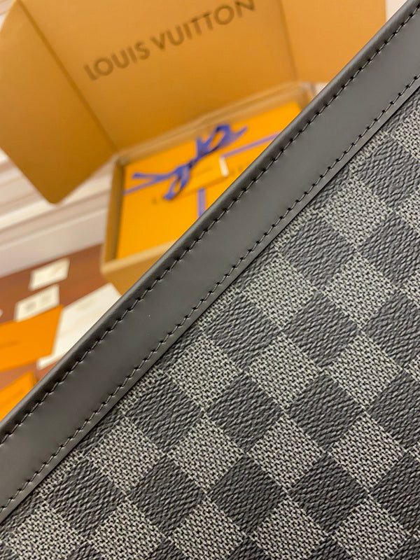 LOV - Luxurious Totes - 2086