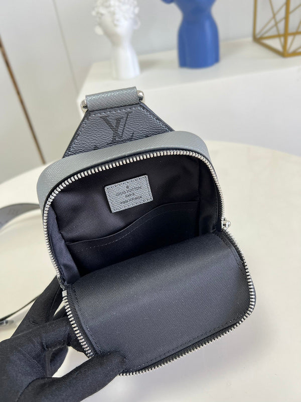 LOV - Luxurious Totes - 1607