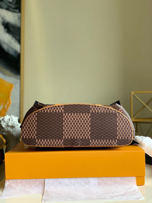 LOV - Luxurious Totes - 2639