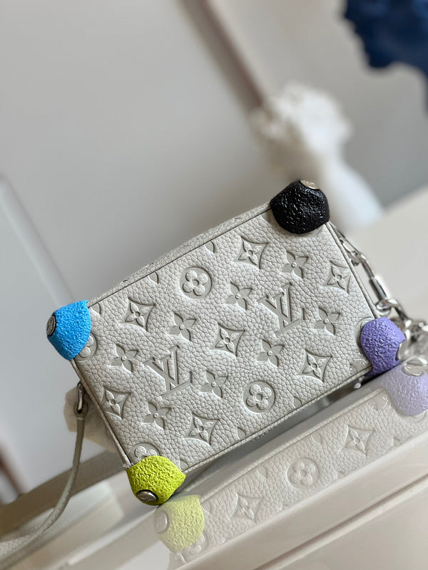 LOV - Luxurious Totes - 1110