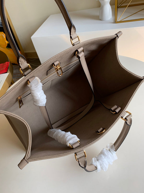 LOV - Luxurious Totes - 2021