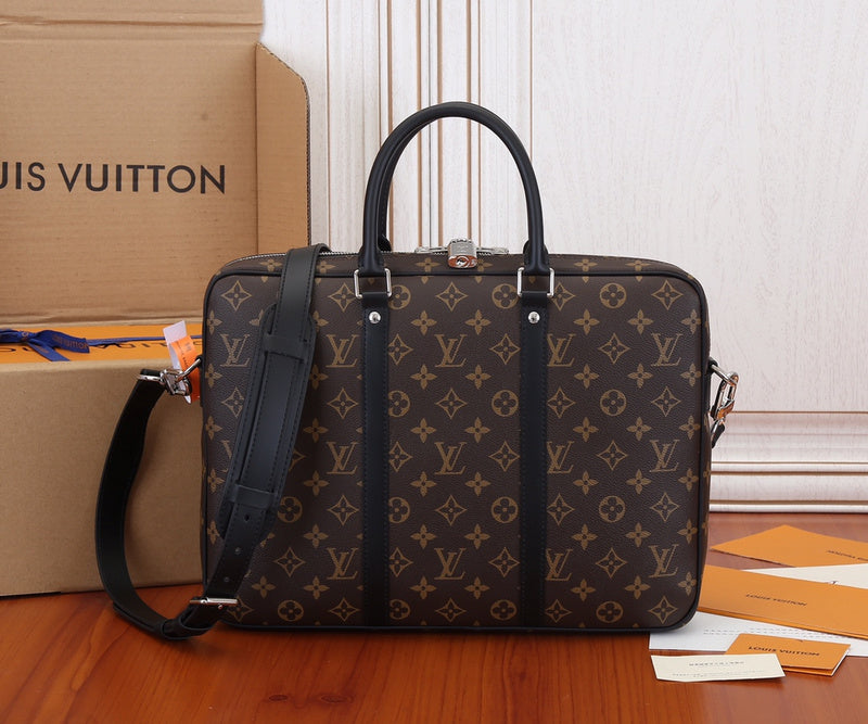 LOV - Luxurious Totes - 2551