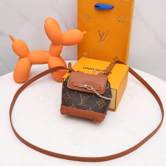 LOV - Luxurious Totes - 2080