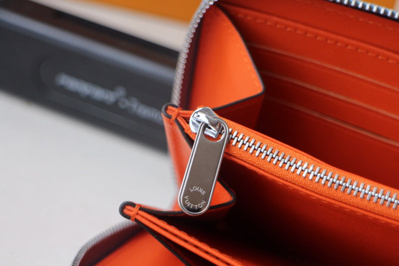 Luxurious Totes - Latest - 881