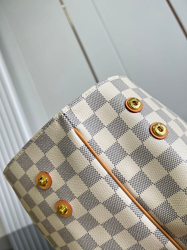 LOV - Luxurious Totes - 2206