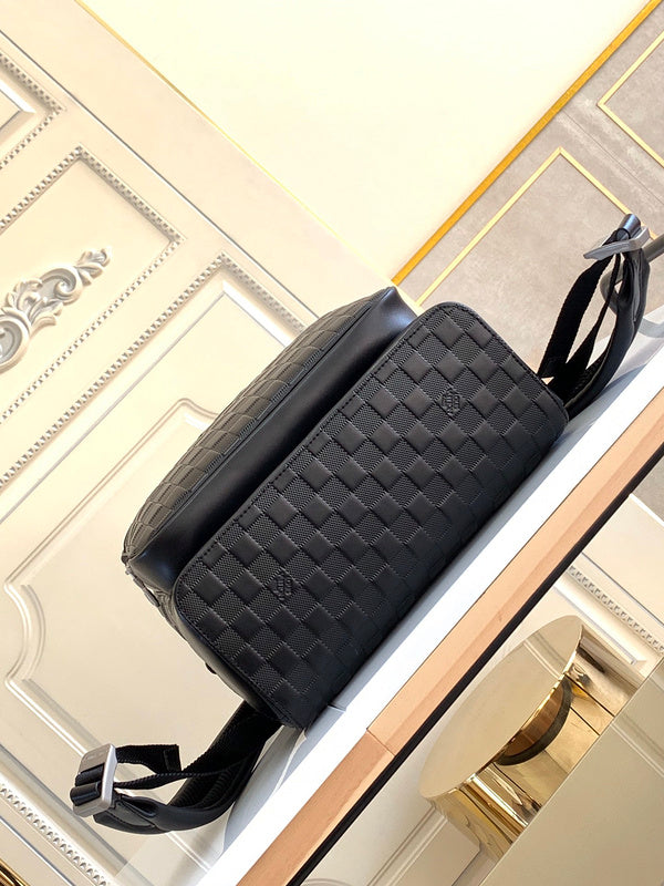 LOV - Luxurious Totes - 1932