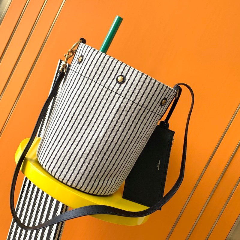 Luxurious Totes - Latest - 8085