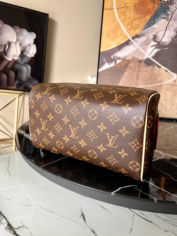 LOV - Luxurious Totes - 584