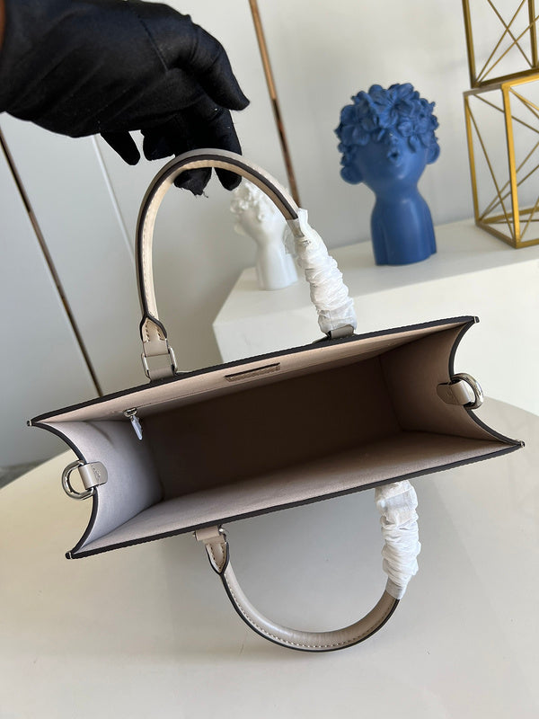 LOV - Luxurious Totes - 2112