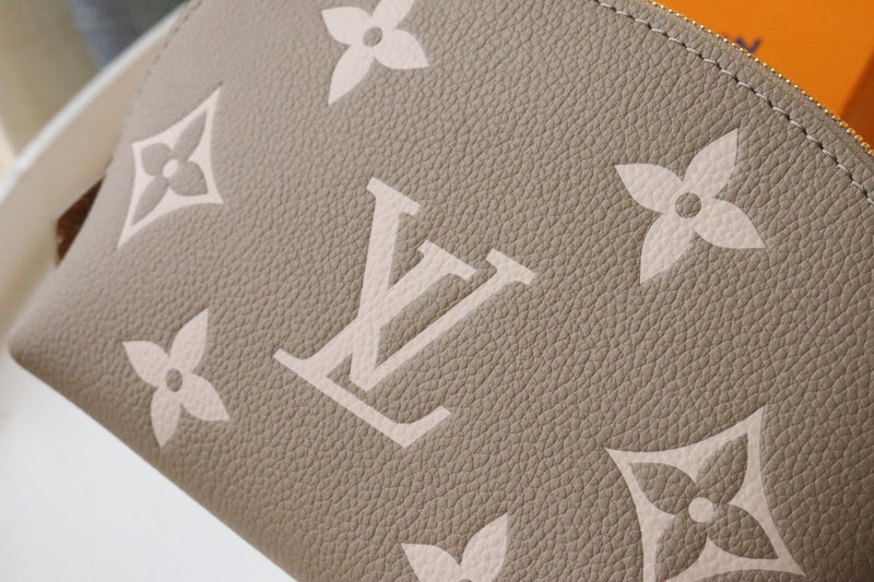 LOV - Luxurious Totes - 2230