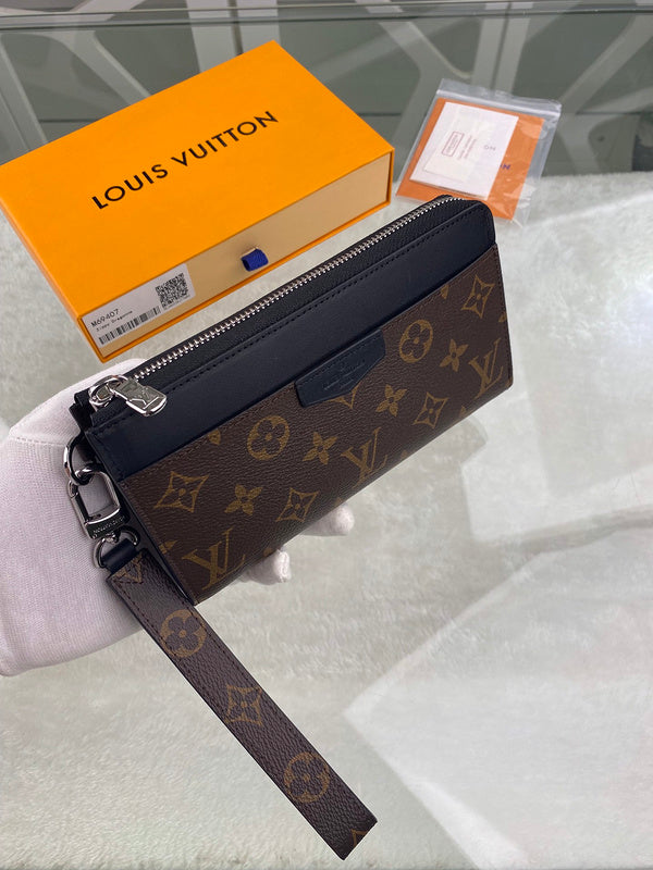 LOV - Luxurious Totes - 2270