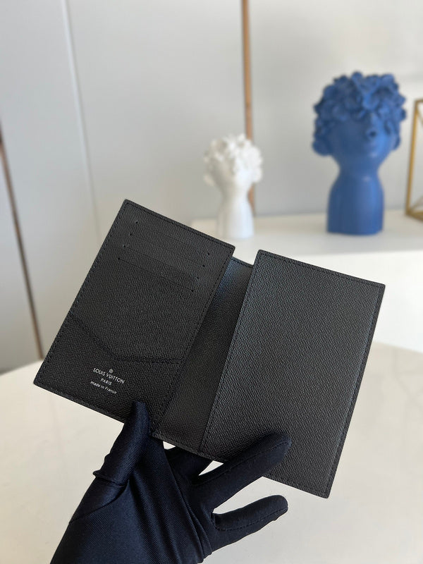 LOV - Luxurious Totes - 2145