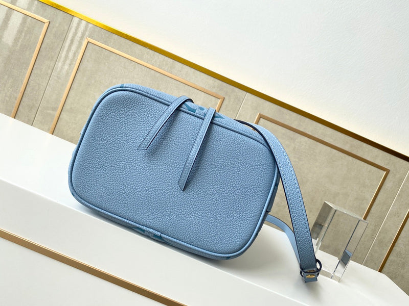 LOV - Luxurious Totes - 2394