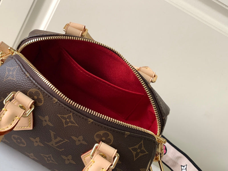 LOV - Luxurious Totes - 1729