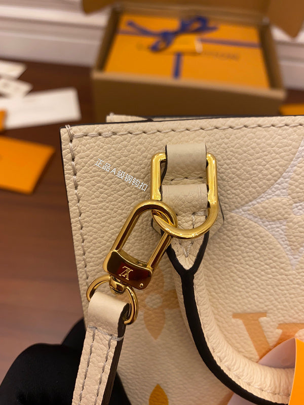 LOV - Luxurious Totes - 2410