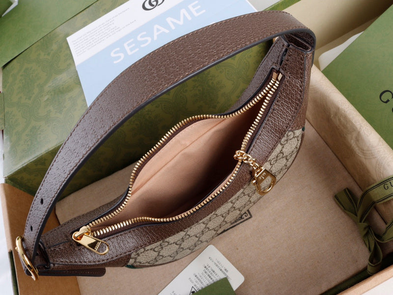 GUI - Luxurious Totes - 766