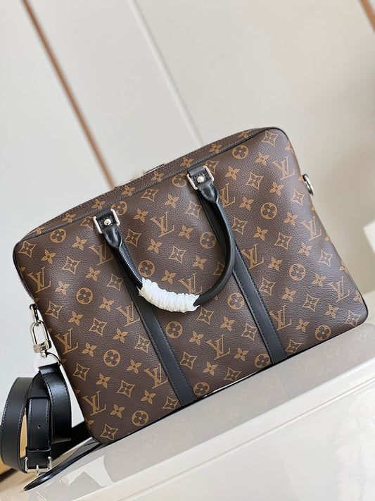 LOV - Luxurious Totes - 2023