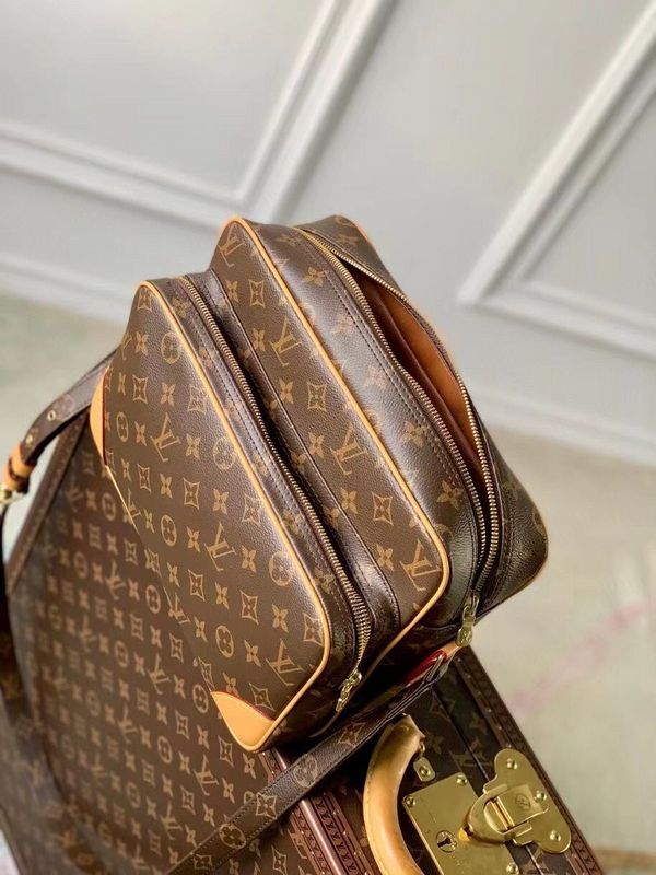 LOV - Luxurious Totes - 821